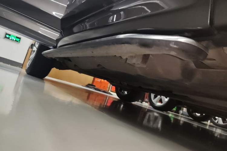 Used Land Rover Discovery Sport 2023 249 PS R-Dynamic S Performance Edition Right Side Sill
