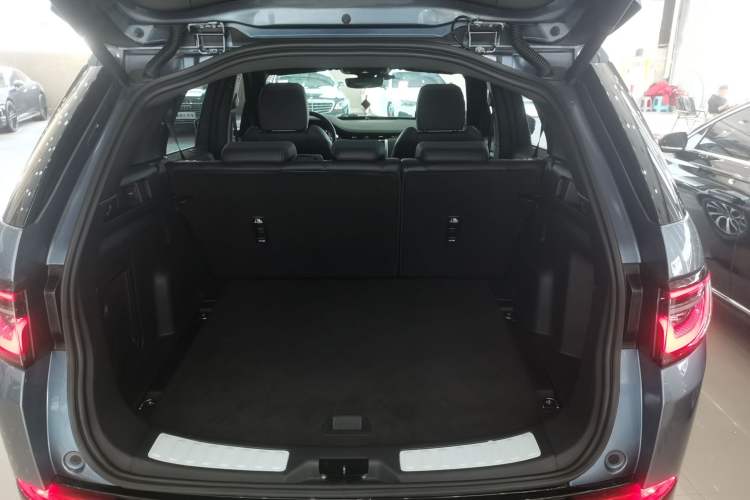 Used Land Rover Discovery Sport 2023 249 PS R-Dynamic S Performance Edition Trunk