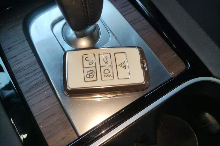 Used Land Rover Discovery Sport 2023 249 PS R-Dynamic SE Performance Tech Edition Vehicle Key