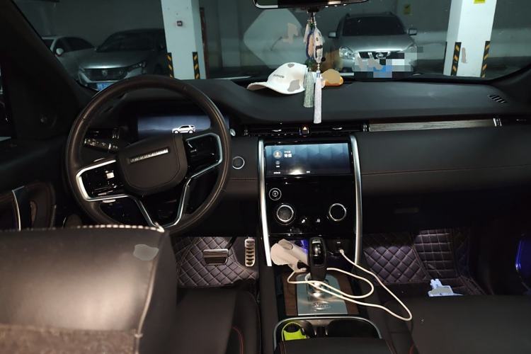 Used Land Rover Discovery Sport 2023 249 PS R-Dynamic HSE Luxury Custom Edition Center Console