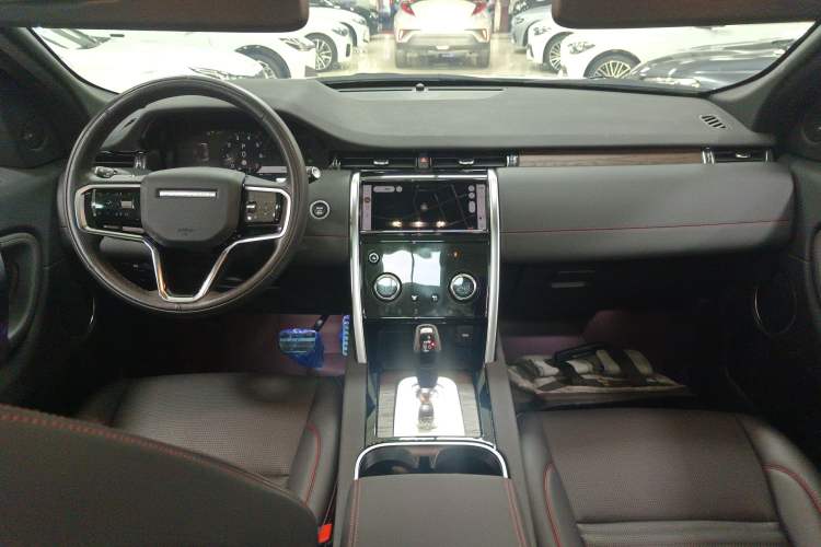 Used Land Rover Discovery Sport 2023 249 PS R-Dynamic S Performance Edition Center Console