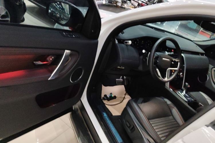 Used Land Rover Discovery Sport 2023 249 PS R-Dynamic SE Performance Tech Edition Driver Seat