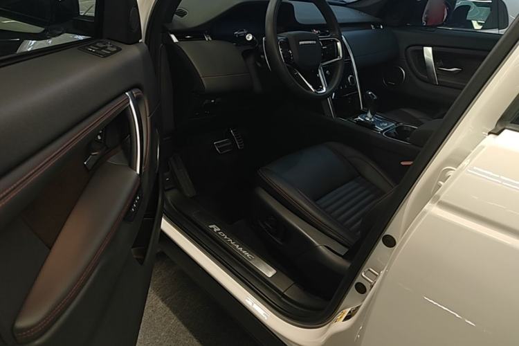 Used Land Rover Discovery Sport 2023 249 PS R-Dynamic SE Performance Tech Edition Driver Seat
