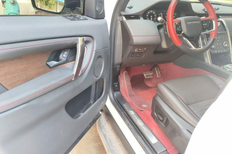 Used Land Rover Discovery Sport 2023 249 PS R-Dynamic S Performance Edition Driver Seat