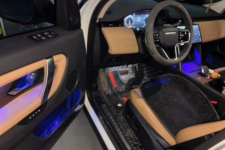 Used Land Rover Discovery Sport 2023 249 PS R-Dynamic SE Performance Tech Edition Driver Seat