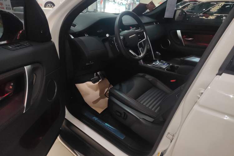Used Land Rover Discovery Sport 2023 249 PS R-Dynamic SE Performance Tech Edition Driver Seat