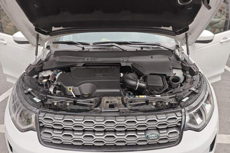 Used Land Rover Discovery Sport 2023 249 PS R-Dynamic HSE Luxury Custom Edition Engine Bay
