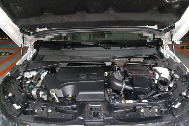 Used Land Rover Discovery Sport 2023 249 PS R-Dynamic SE Performance Tech Edition Engine Bay