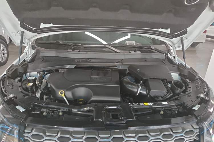 Used Land Rover Discovery Sport 2023 249 PS R-Dynamic SE Performance Tech Edition Engine Bay