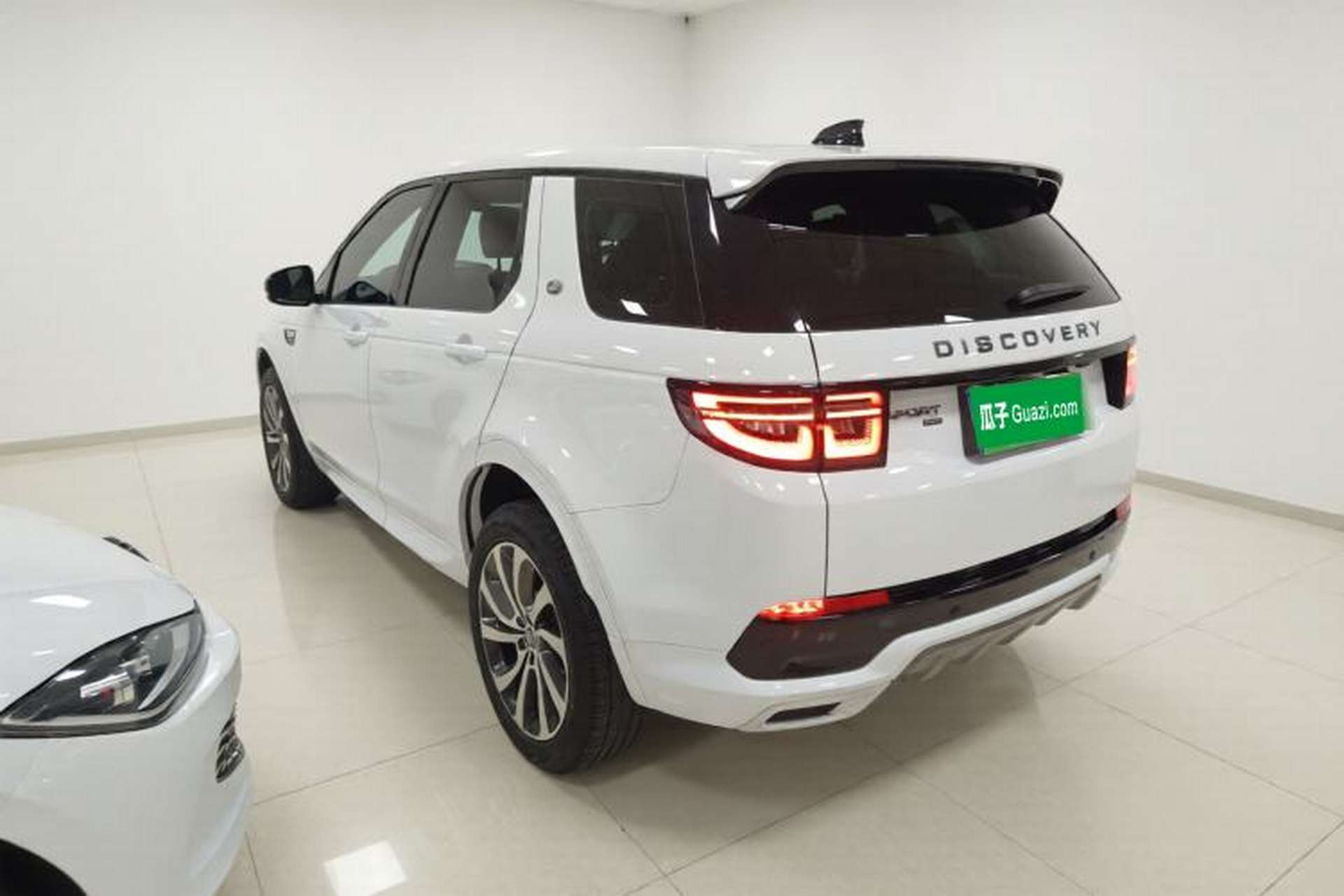 Used Land Rover Discovery Sport 2023 249 PS R-Dynamic S Performance Edition Exterior 2