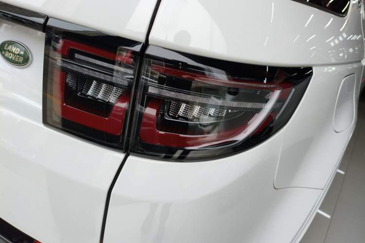 Used Land Rover Discovery Sport 2023 249 PS R-Dynamic S Performance Edition Exterior 6