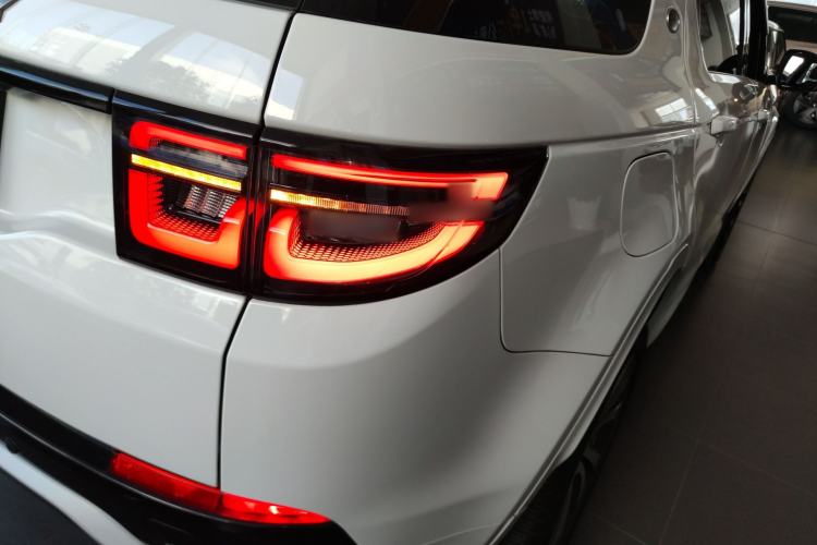 Used Land Rover Discovery Sport 2023 249 PS R-Dynamic S Performance Edition Exterior 6