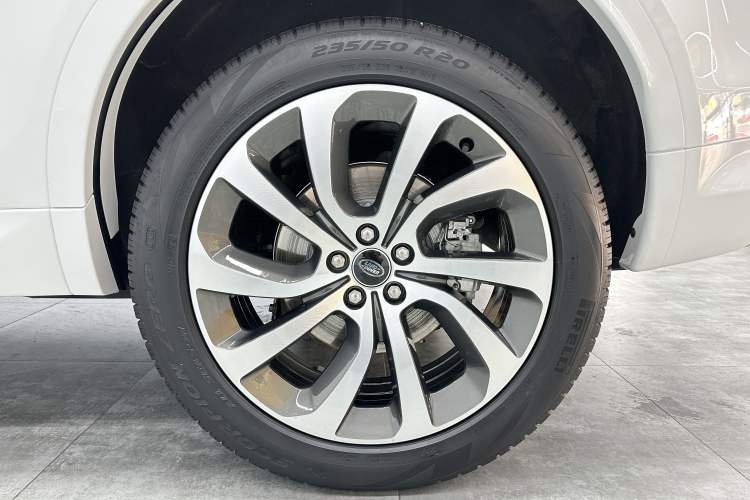 Used Land Rover Discovery Sport 2023 249 PS R-Dynamic S Performance Edition Exterior 9
