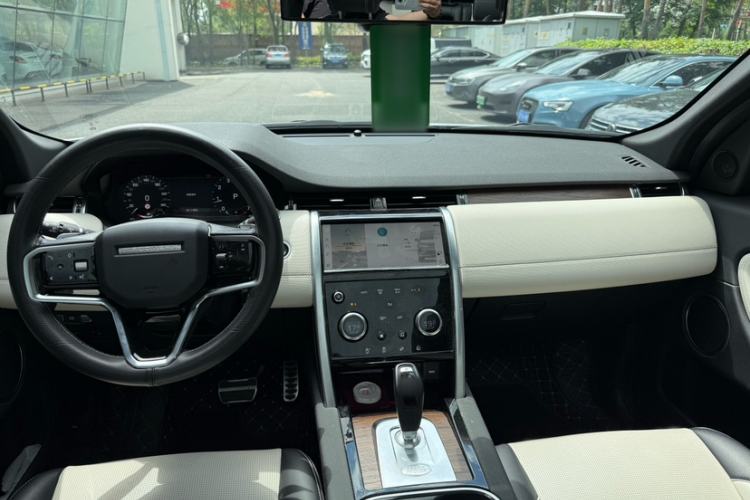 Used Land Rover Discovery Sport 2023 249 PS R-Dynamic S Performance Edition Interior 1