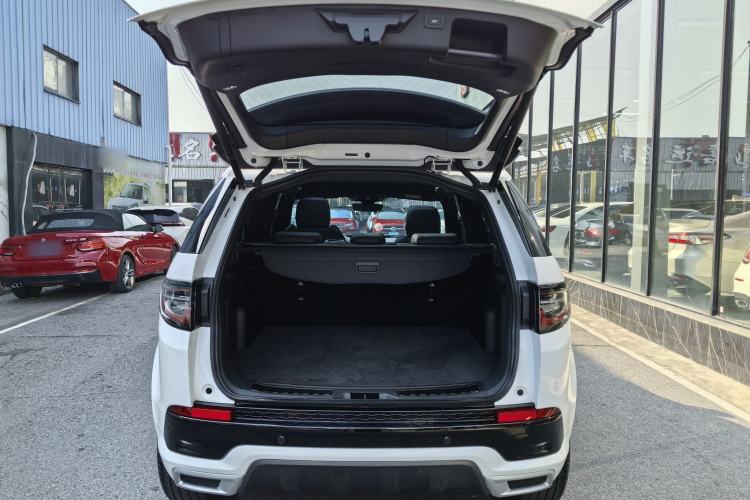 Used Land Rover Discovery Sport 2023 249 PS R-Dynamic S Performance Edition Interior 10