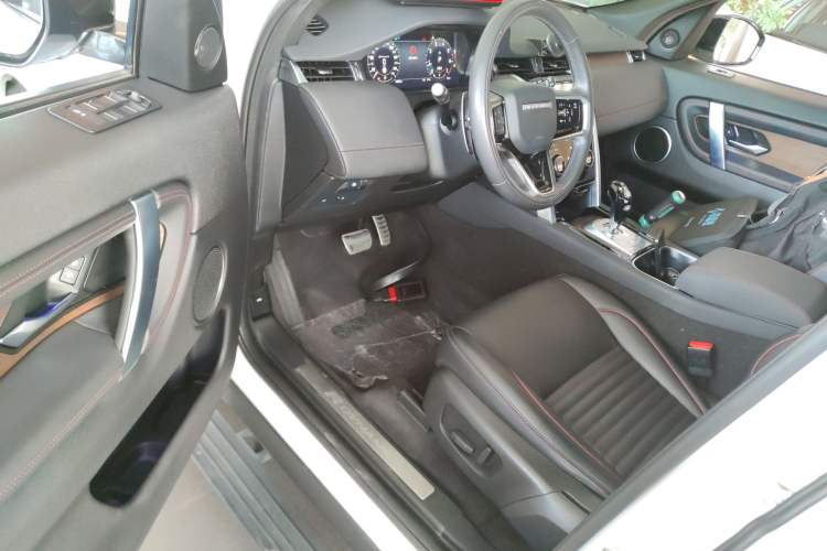 Used Land Rover Discovery Sport 2023 249 PS R-Dynamic S Performance Edition Interior 3