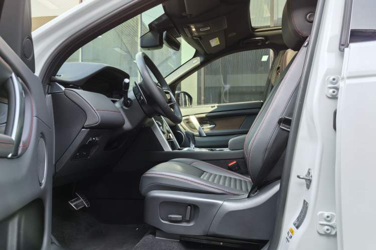 Used Land Rover Discovery Sport 2023 249 PS R-Dynamic S Performance Edition Interior 5