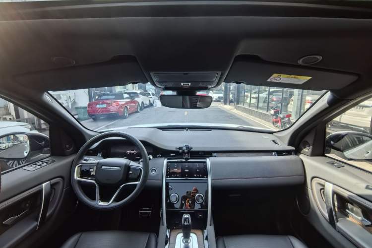 Used Land Rover Discovery Sport 2023 249 PS R-Dynamic S Performance Edition Interior 6