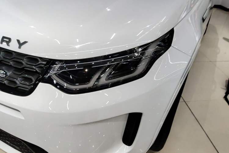 Used Land Rover Discovery Sport 2023 249 PS R-Dynamic SE Performance Tech Edition Left Front Headlight