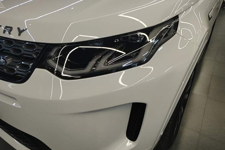 Used Land Rover Discovery Sport 2023 249 PS R-Dynamic SE Performance Tech Edition Left Front Headlight