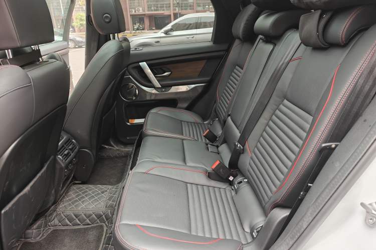 Used Land Rover Discovery Sport 2023 249 PS R-Dynamic HSE Luxury Custom Edition Left Rear Seat