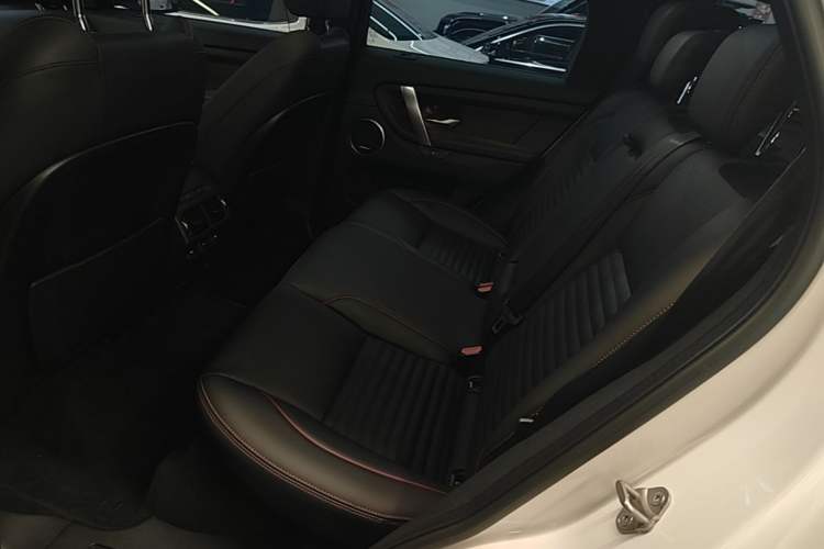 Used Land Rover Discovery Sport 2023 249 PS R-Dynamic SE Performance Tech Edition Left Rear Seat