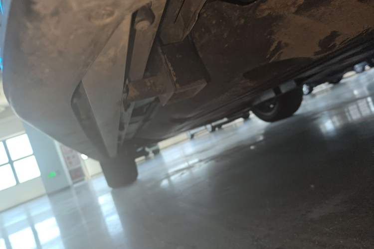 Used Land Rover Discovery Sport 2023 249 PS R-Dynamic SE Performance Tech Edition Left Side Sill