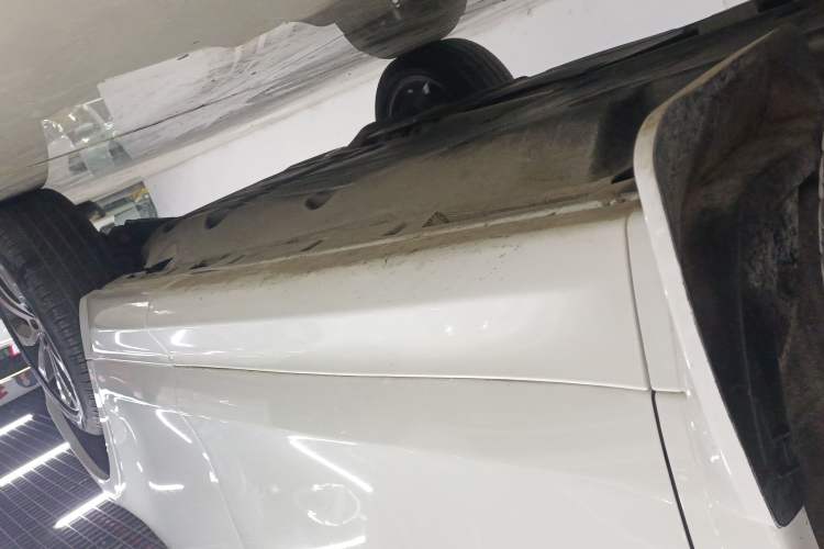 Used Land Rover Discovery Sport 2023 249 PS R-Dynamic S Performance Edition Left Side Sill