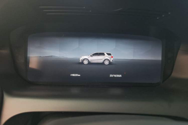 Used Land Rover Discovery Sport 2023 249 PS R-Dynamic S Performance Edition Odometer Close Up