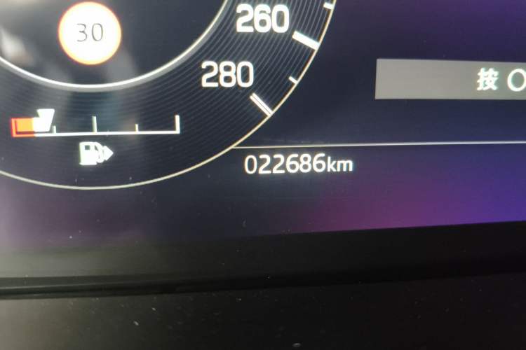 Used Land Rover Discovery Sport 2023 249 PS R-Dynamic S Performance Edition Odometer Close Up