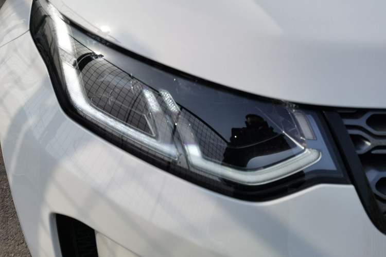 Used Land Rover Discovery Sport 2023 249 PS R-Dynamic S Performance Edition Right Front Headlight