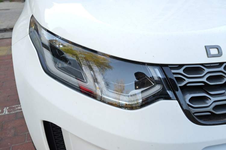 Used Land Rover Discovery Sport 2023 249 PS R-Dynamic S Performance Edition Right Front Headlight