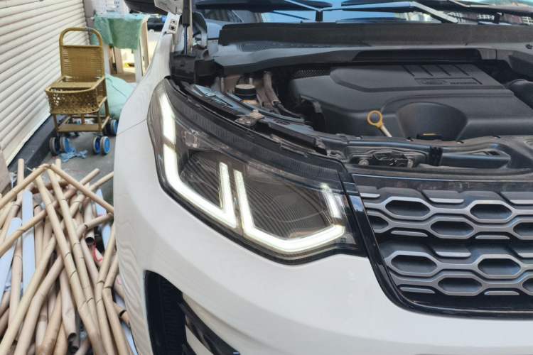 Used Land Rover Discovery Sport 2023 249 PS R-Dynamic S Performance Edition Right Front Headlight