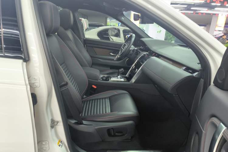 Used Land Rover Discovery Sport 2023 249 PS R-Dynamic S Performance Edition Right Front Seat