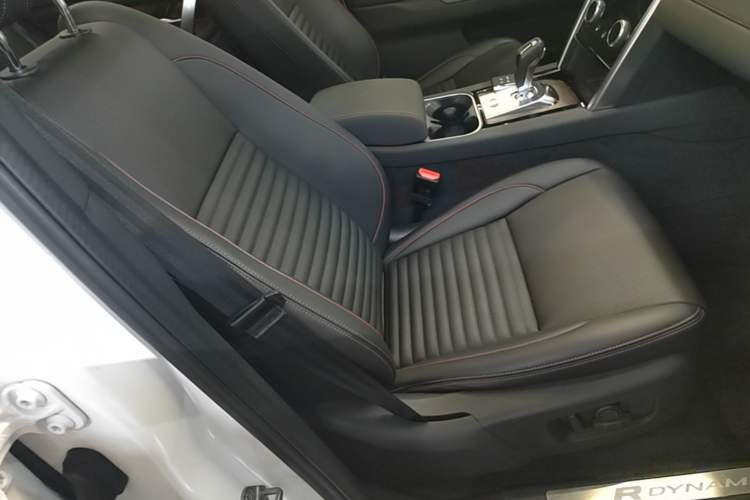 Used Land Rover Discovery Sport 2023 249 PS R-Dynamic SE Performance Tech Edition Right Front Seat