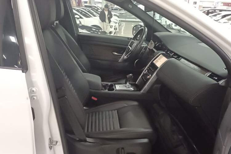Used Land Rover Discovery Sport 2023 249 PS R-Dynamic S Performance Edition Right Front Seat