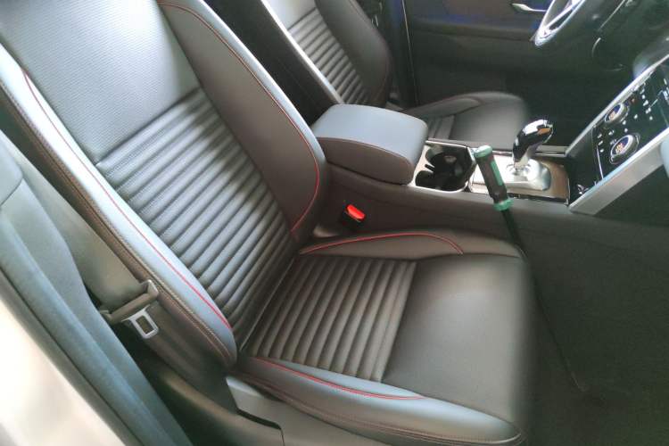 Used Land Rover Discovery Sport 2023 249 PS R-Dynamic S Performance Edition Right Front Seat