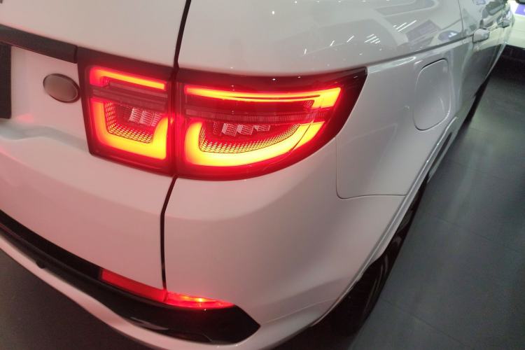 Used Land Rover Discovery Sport 2023 249 PS R-Dynamic SE Performance Tech Edition Right Rear Taillight