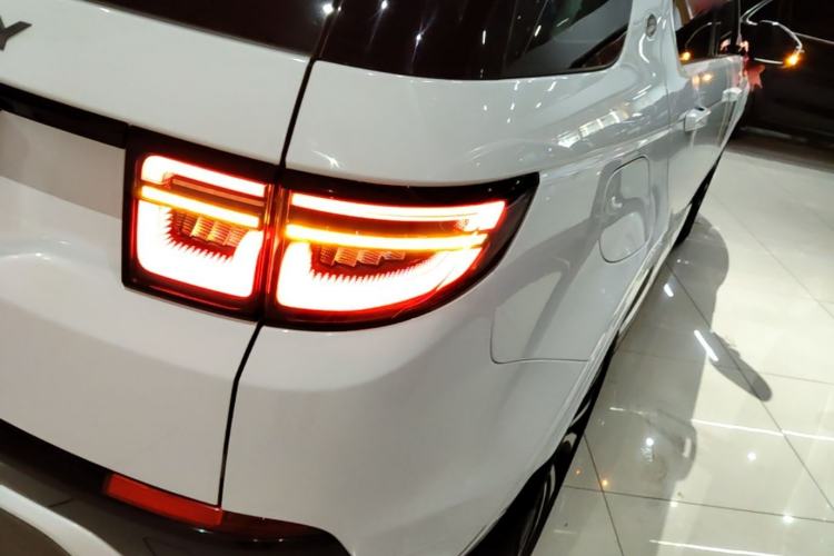 Used Land Rover Discovery Sport 2023 249 PS R-Dynamic SE Performance Tech Edition Right Rear Taillight