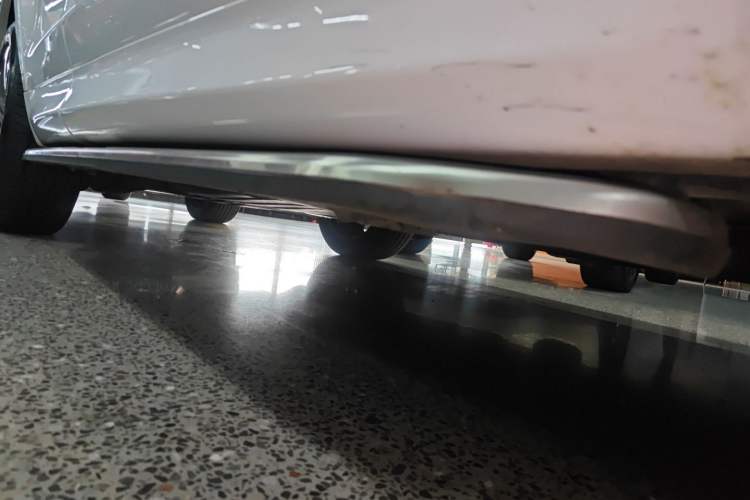 Used Land Rover Discovery Sport 2023 249 PS R-Dynamic S Performance Edition Right Side Sill