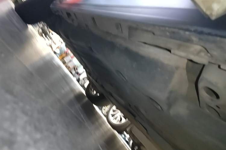 Used Land Rover Discovery Sport 2023 249 PS R-Dynamic SE Performance Tech Edition Right Side Sill