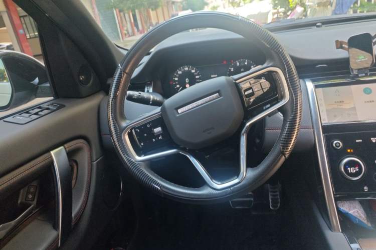 Used Land Rover Discovery Sport 2023 249 PS R-Dynamic S Performance Edition Steering Wheel