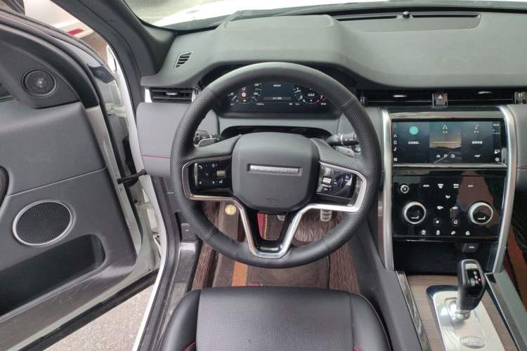 Used Land Rover Discovery Sport 2023 249 PS R-Dynamic S Performance Edition Steering Wheel