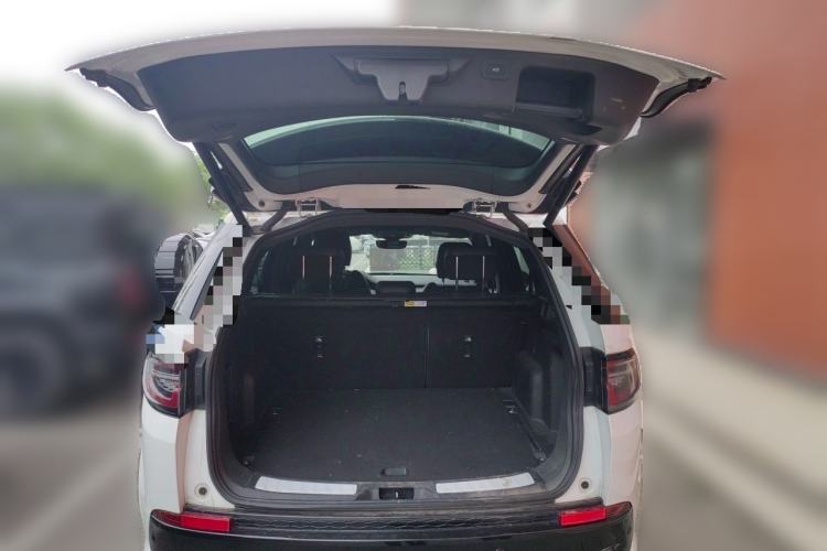 Used Land Rover Discovery Sport 2023 249 PS R-Dynamic S Performance Edition Trunk