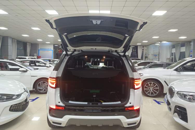 Used Land Rover Discovery Sport 2023 249 PS R-Dynamic S Performance Edition Trunk