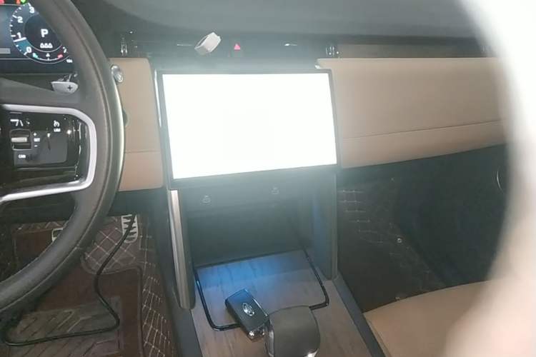 Used Land Rover Discovery Sport 2024 Performance Tech Edition Audio And AC Panel