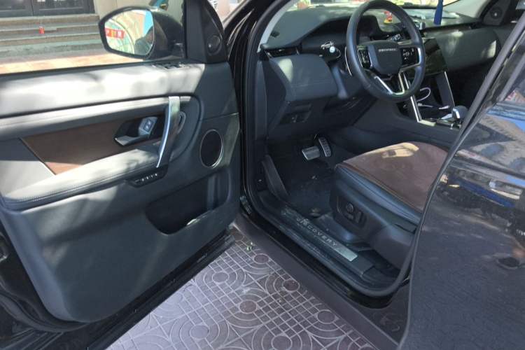 Used Land Rover Discovery Sport 2024 Performance Tech Edition Driver Seat