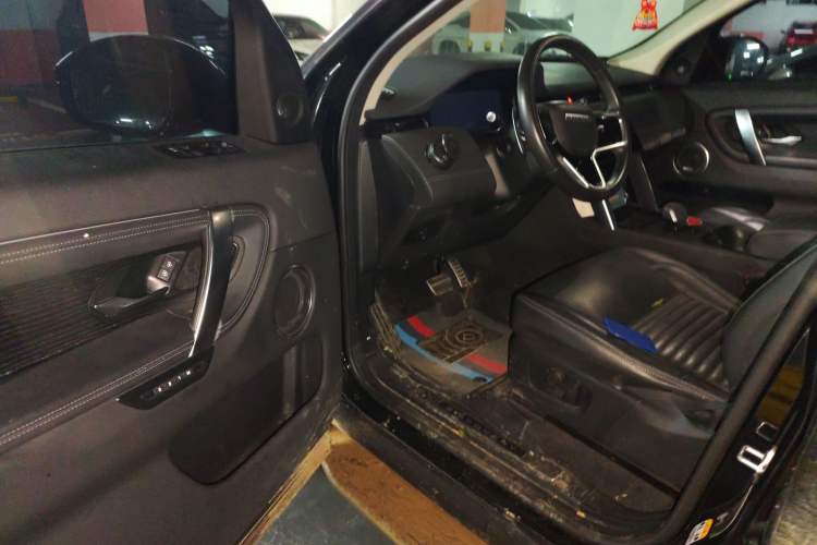 Used Land Rover Discovery Sport 2024 Luxury Custom Edition Driver Seat