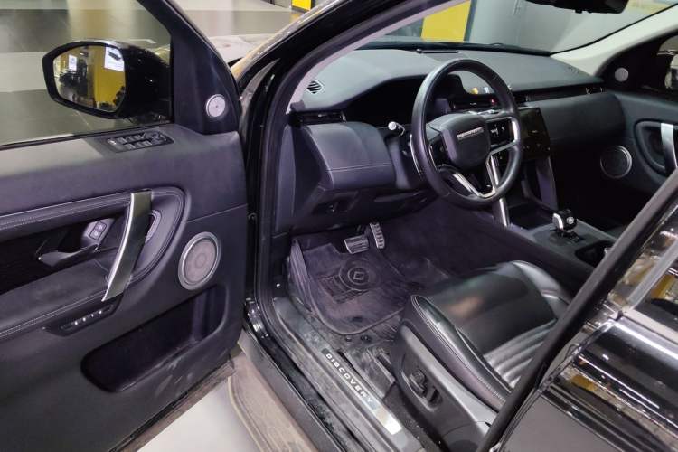 Used Land Rover Discovery Sport 2024 Luxury Custom Edition Driver Seat