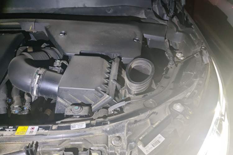 Used Land Rover Discovery Sport 2024 Performance Tech Edition Engine Bay Left